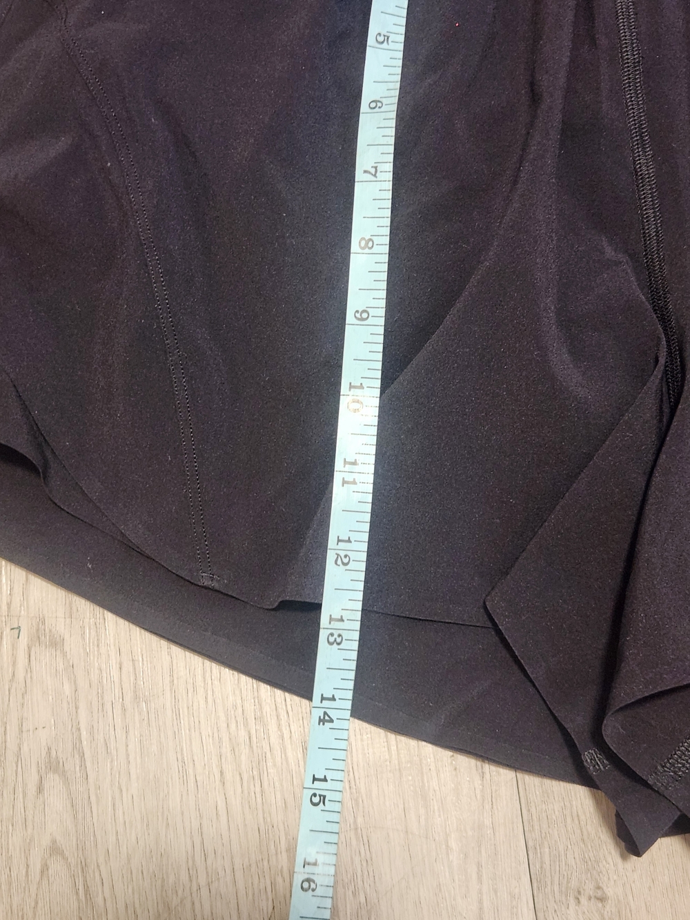 Lululemon Black Flowy Skort Shorts Smocked High Rise - Picture 5 of 5